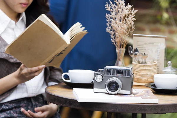 Câmera Vintage Mesa Café — Fotografia de Stock