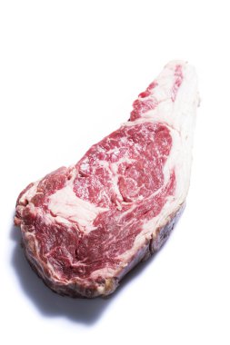 Arka plan üzerinde taze çiğ dana biftek