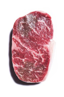 Arka plan üzerinde taze çiğ mermer sığır eti biftek  