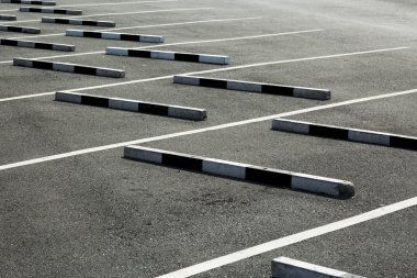 Boş park yeri, Emanet Park için beton sınır