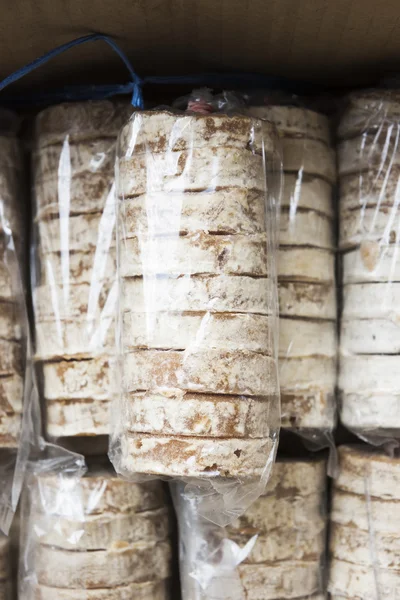 Thailändska ekologisk Coconut palmsocker i plastpåse för sälja i marke — Stockfoto