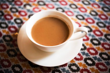 Geleneksel Hint masala çay beyaz seramik Kupası