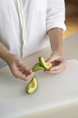el peeling avokado