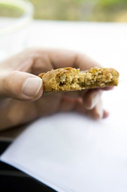 El tutma Yarım lokma tanımlama bilgisi