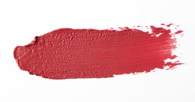 Kırmızı renk ruj kontur beyaz kağıt üzerinde