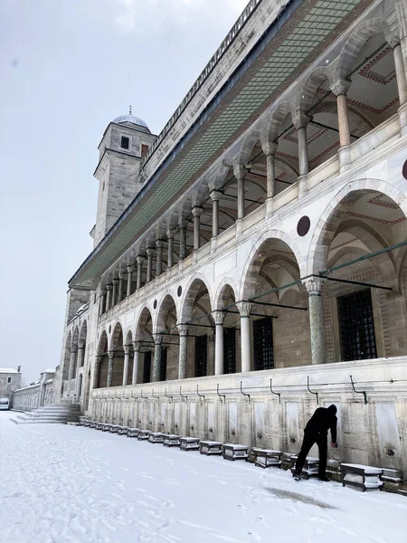 Karda ünlü Süleyman Camii manzarası