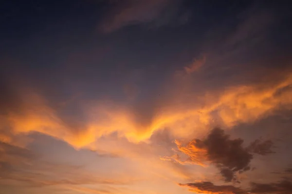 Geweldig Uitzicht Hemel Voor Zonsondergang Kleurrijke Wolken Stockafbeelding