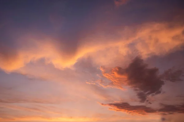 Geweldig Uitzicht Hemel Voor Zonsondergang Kleurrijke Wolken Rechtenvrije Stockafbeeldingen