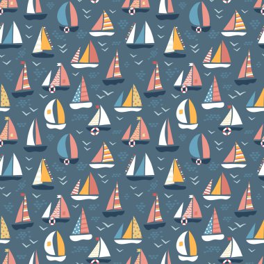 Gri mavi deniz arka planında yelkenli gemileri ve tekneleri olan kusursuz bir model. Yat teması. Etrafta uçan martılar var. İskandinav renkleri, İskandinav tasarımı. Basit İskandinav baskısı. Deniz yarışı.