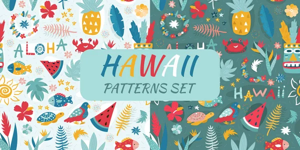 Hawaii ile kusursuz desenler ayarlandı. Sarı ananas ve güneş, kırmızı karpuz, çok renkli balık ve papağan. Dokulu el çizimleri meyve, çiçek, yaz yaprakları ve dekor. El çizimi Aloha Hawaii.