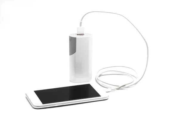 Bílý chytrý telefon nabíječka s bankou napájení (baterie banka) — Stock fotografie