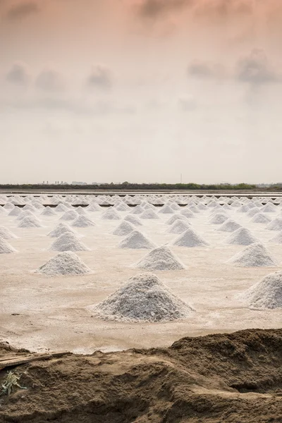 Sůl farmaření v Thajsku — Stock fotografie