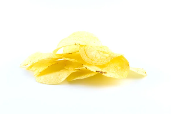 Kartoffelchips auf weiß — Stockfoto