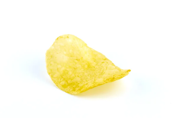 Kartoffelchips auf weiß — Stockfoto