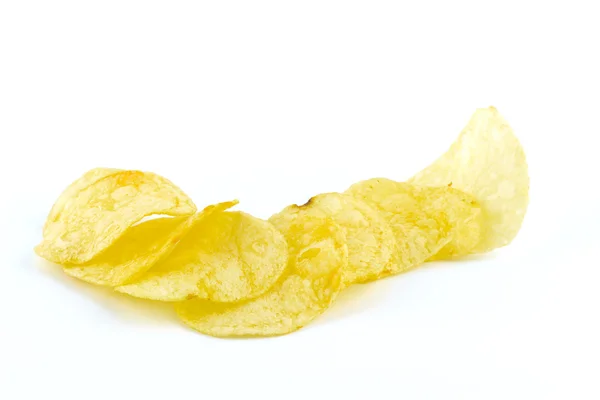 Kartoffelchips auf weiß — Stockfoto