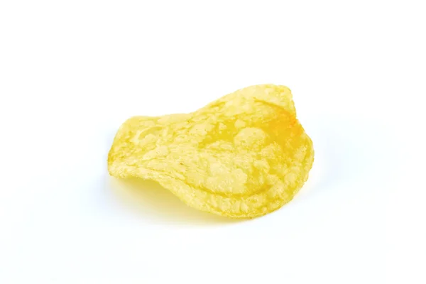 Potatischips på vit — Stockfoto