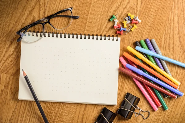 Papelería escolar y material de oficina —  Fotos de Stock