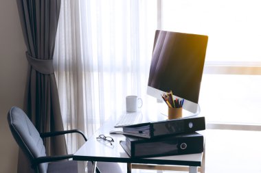 Müdürü tablo masaüstü bilgisayar ve iş notları