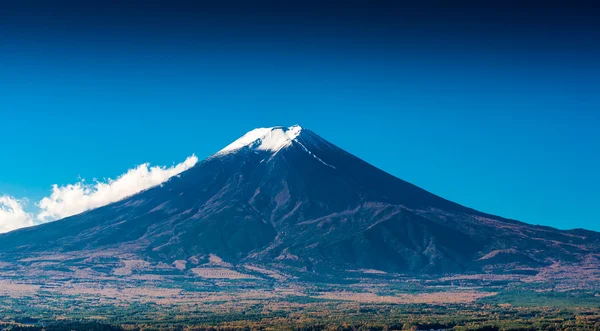 Kırmızı pagoda görünümünden Fuji Dağı — Stok fotoğraf