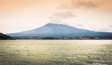 mt. fuji ve göl