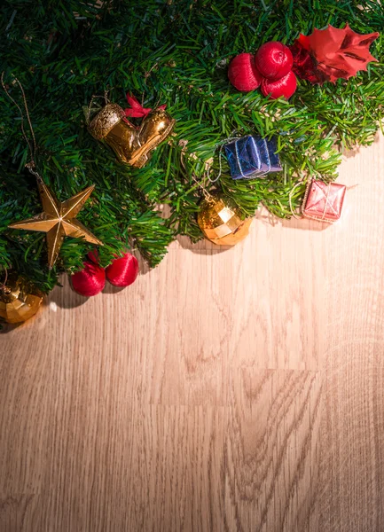 Enfeites de Natal na árvore de Natal — Fotografia de Stock