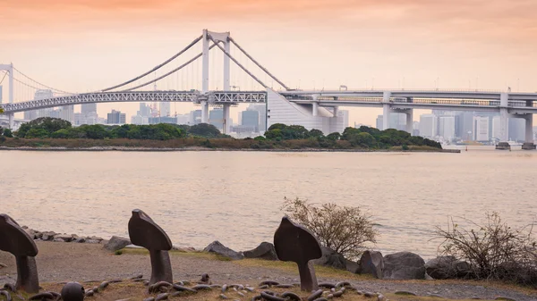 Regenbogenbrücke in odaiba, Tokio — Stockfoto