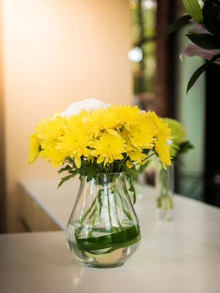 Düğünde çiçek aranjmanı — Stok fotoğraf