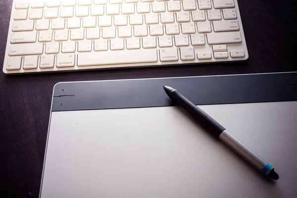 Graphic tablet with pen and keyboard
