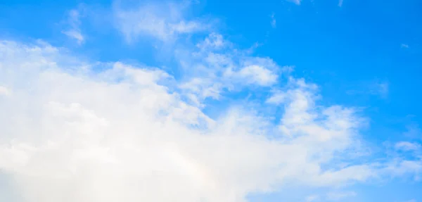 Sky with clouds and sunshine — Stock Photo, Image