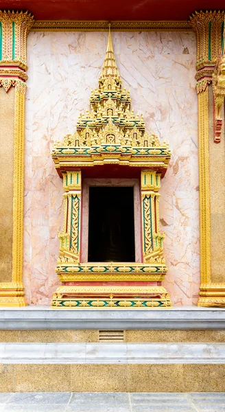 Estátua de buda de ouro — Fotografia de Stock