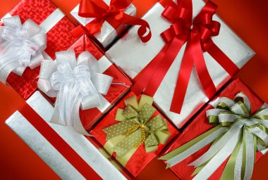 Işıltılı gümüş, kırmızı mevcut konteyner Paketli 