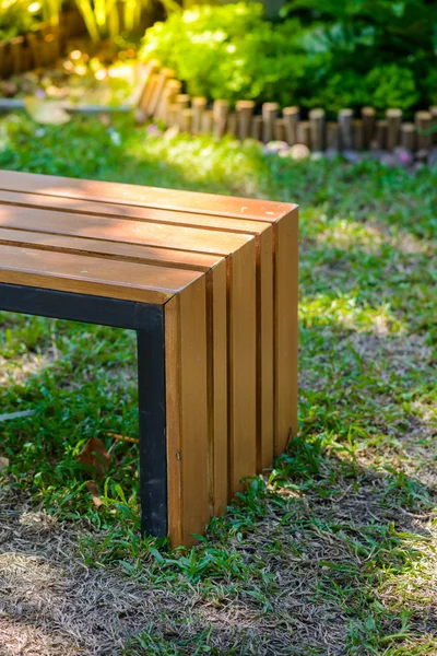 モダンな木製の椅子 — ストック写真