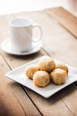 Çin böreği moon pasta çay ile