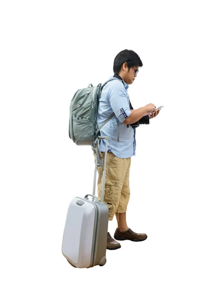 Повна довжина молодого мандрівника за допомогою смартфона — стокове фото