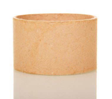 Boş karton tüp üzerinde beyaz izole.