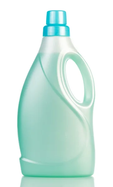 Botella de plástico verde con detergente líquido aislado en blanco  . — Foto de Stock