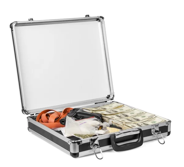 Dolar, uyuşturucu ve silah beyaz arka plan üzerinde izole bavulla. — Stok fotoğraf