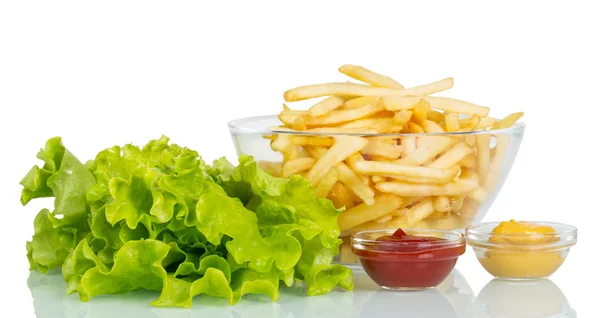 Salat, Schüssel Pommes frites und Soßen isoliert auf weißem Hintergrund. — Stockfoto