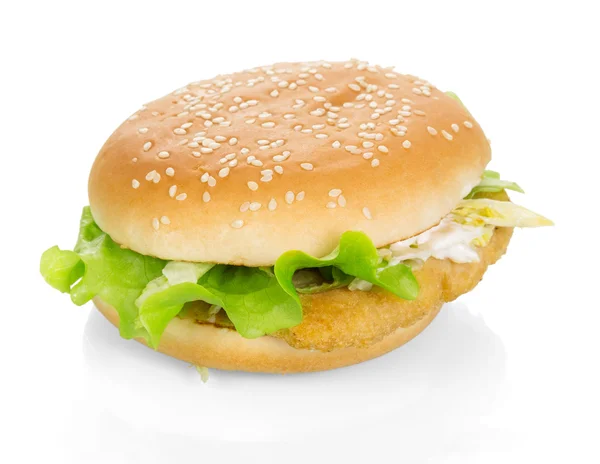 Hamburguesa de pollo con lechuga, col china aislada en blanco . —  Fotos de Stock