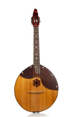 Halk müziği enstrümanı domra. İpli, koparılan araç beyaz arkaplanda izole edildi