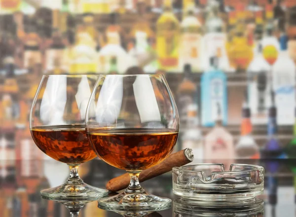 Whisky y cigarro — Foto de Stock