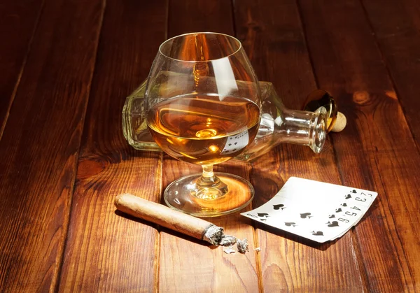 卡、 雪茄和威士忌 — 图库照片