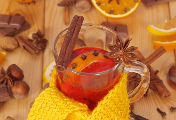 Mulled wine with scarf — Stock Photo, Image