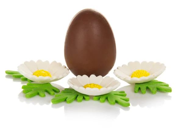 Marzipan flowers and egg — Stock Photo, Image