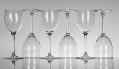 boş şarap bardakları