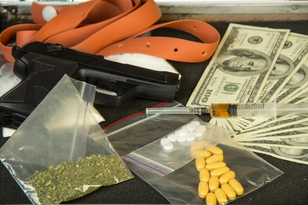 Dinero, armas y drogas — Foto de Stock