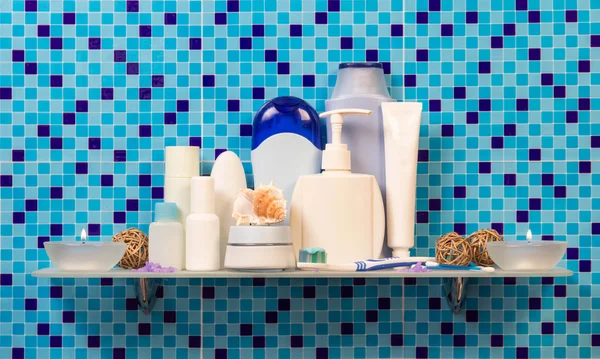 A polc fürdőszobai kiegészítők — Stock Fotó