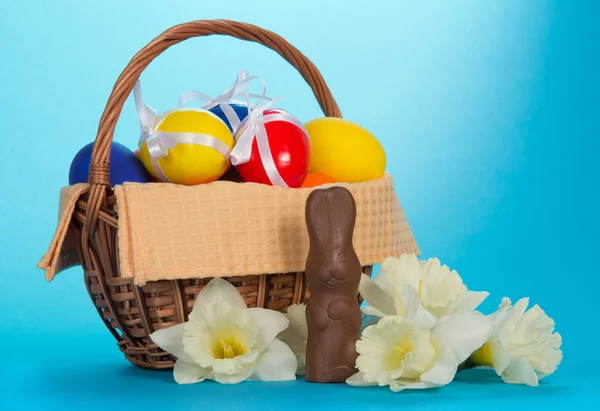 Basket with decorated  eggs — Stock Photo, Image