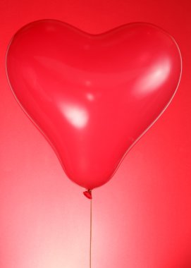 Kalp şeklinde balon