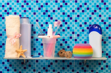 Banyo aksesuarları raf